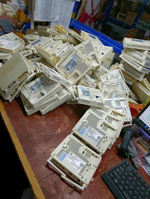 全国长期回收新旧华为 中兴 创维 光纤猫 机顶盒 网络通讯设备